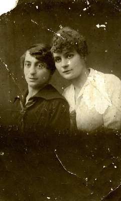 Obraz pod tytułem "Przyjaciółki Hipolita Muszałowskiego Lena i Sara"